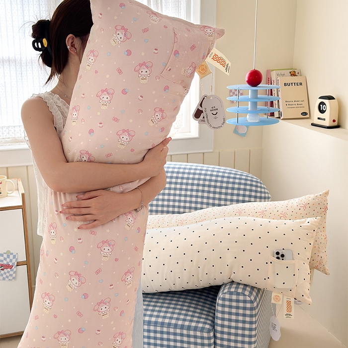 91家纺网 家纺一手货源 找家纺 （总）贝扬思家纺 2025新款云感双层纱软萌长条抱枕系列~抱睡敲舒服~