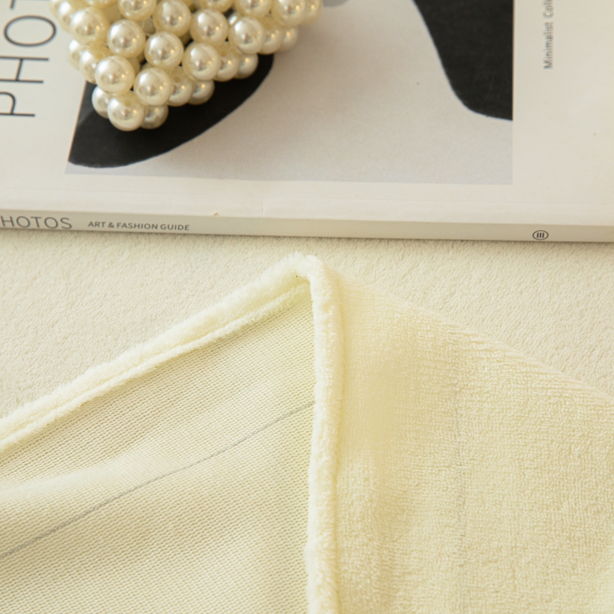 91家纺网 家纺一手货源 找家纺 眠博士 2025新款简约牛奶绒纯色单床单-场景二 牛奶绒纯色床单-奶白