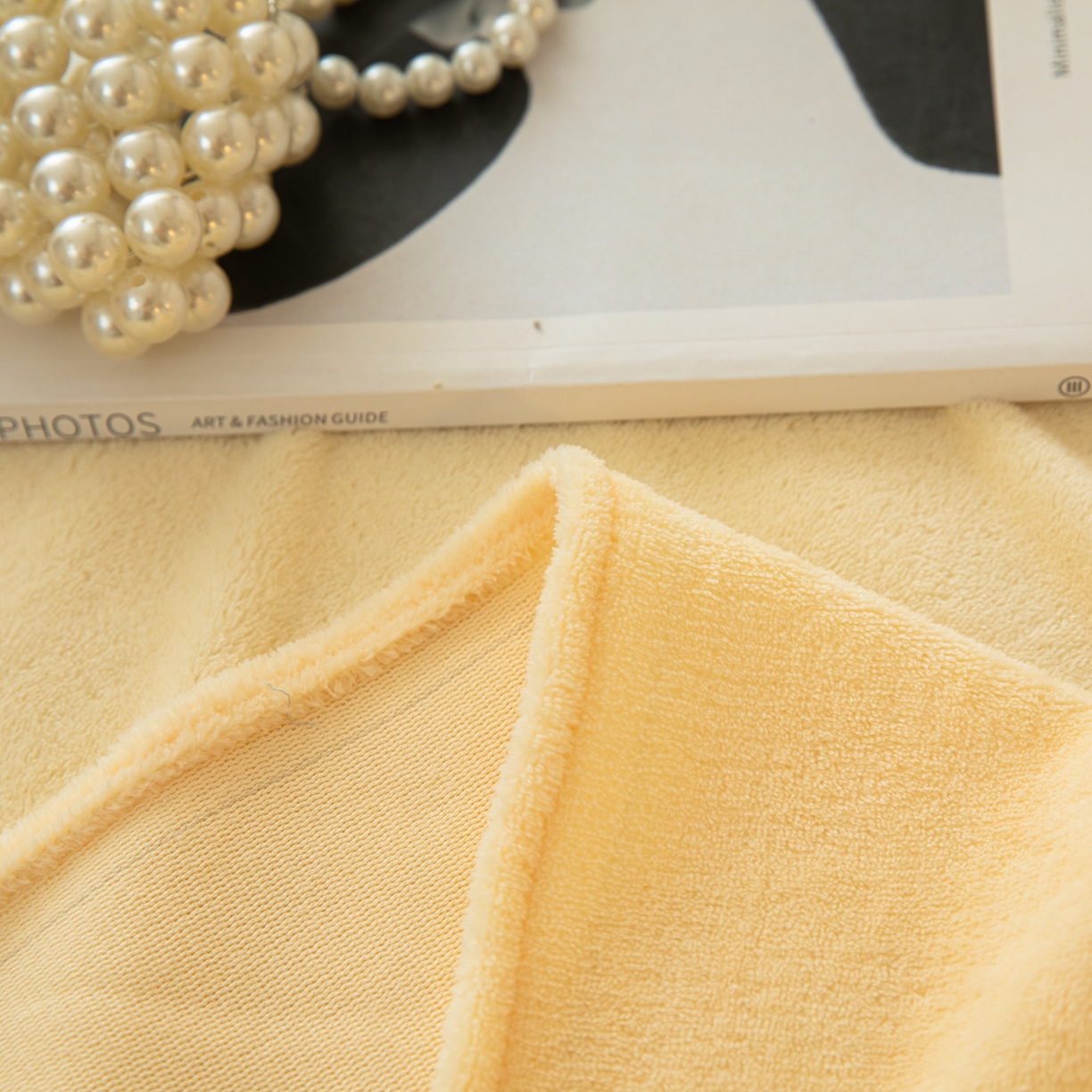 91家纺网 家纺一手货源 找家纺 眠博士 2025新款简约牛奶绒纯色单床单-场景二 牛奶绒纯色床单-鹅黄