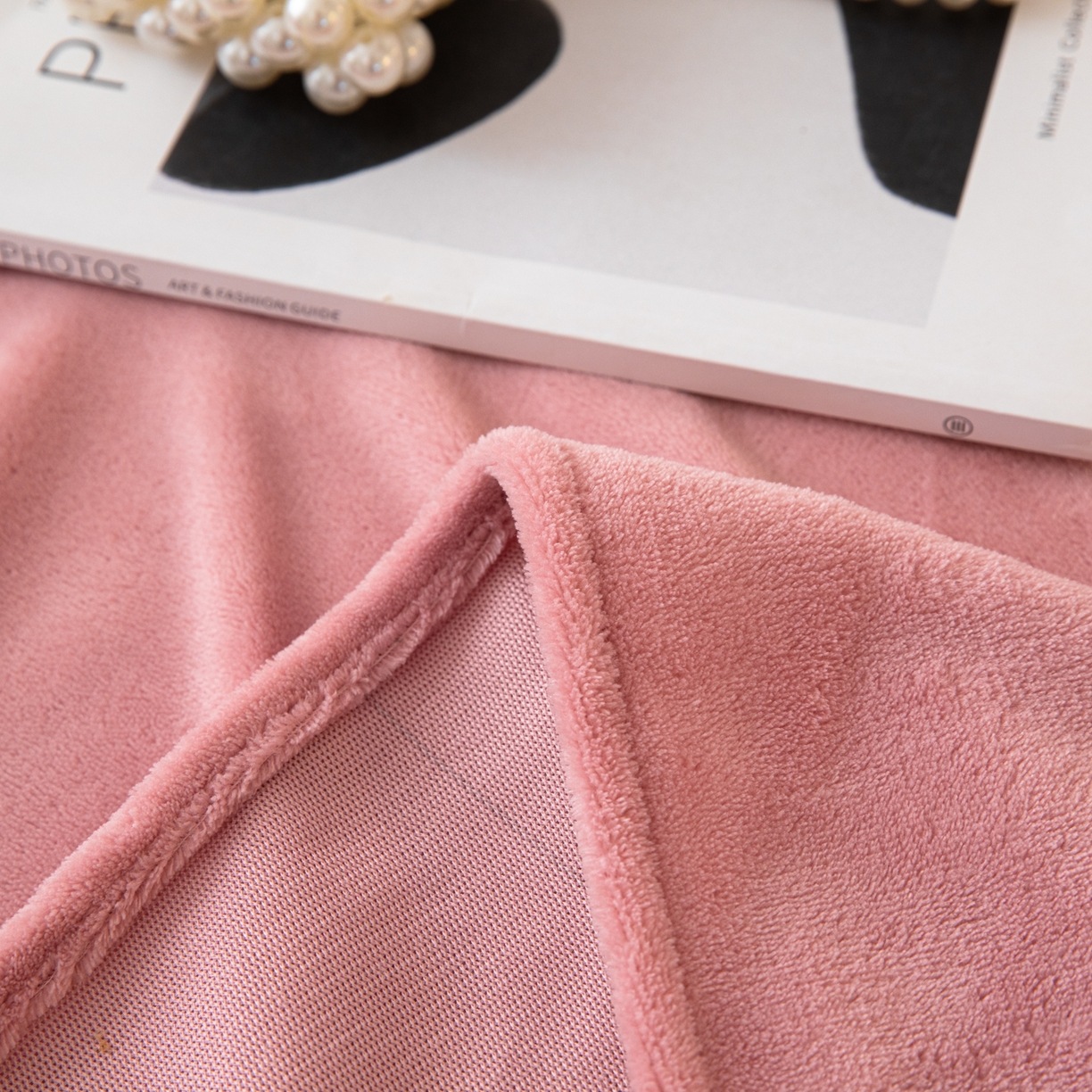 91家纺网 家纺一手货源 找家纺 眠博士 2025新款简约牛奶绒纯色单床单-场景二 牛奶绒纯色床单-冬日豆沙