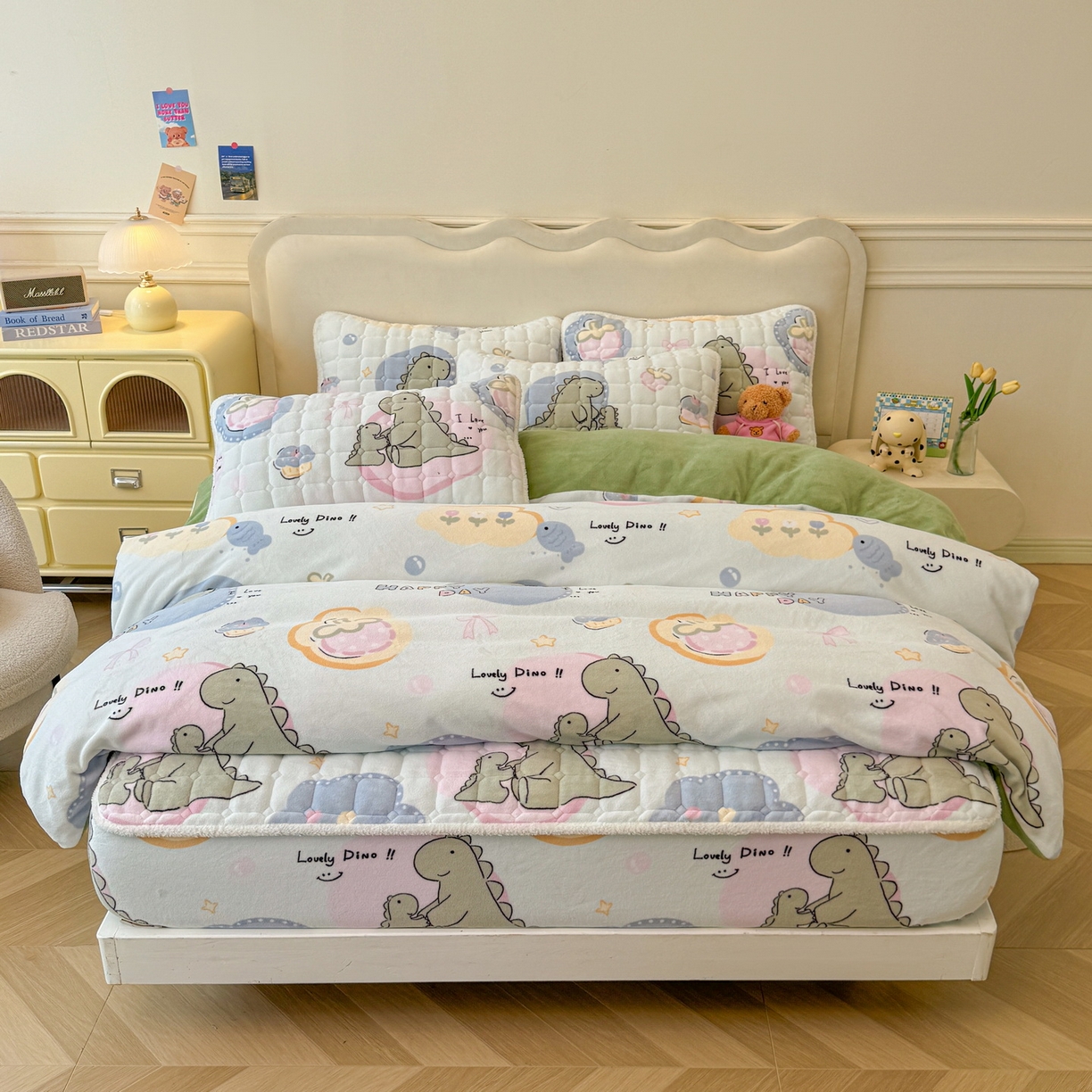 91家纺网 家纺一手货源 找家纺 LIFE.丽芙 2025秋冬新款A类牛奶绒加厚夹棉床笠+被套组合四件套 恐龙宝宝