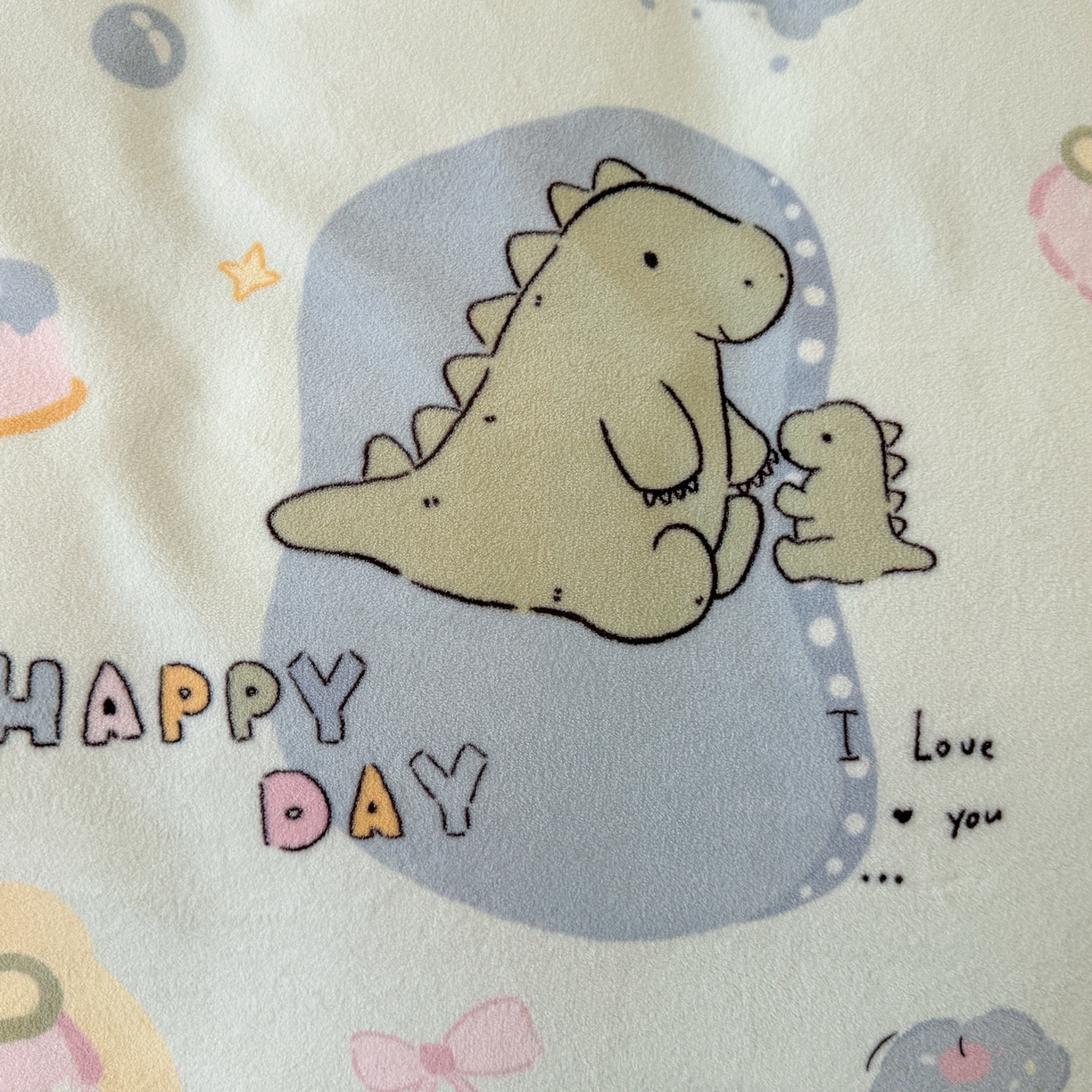 91家纺网 家纺一手货源 找家纺 LIFE.丽芙 2025秋冬新款A类牛奶绒加厚夹棉床笠+被套组合四件套 恐龙宝宝