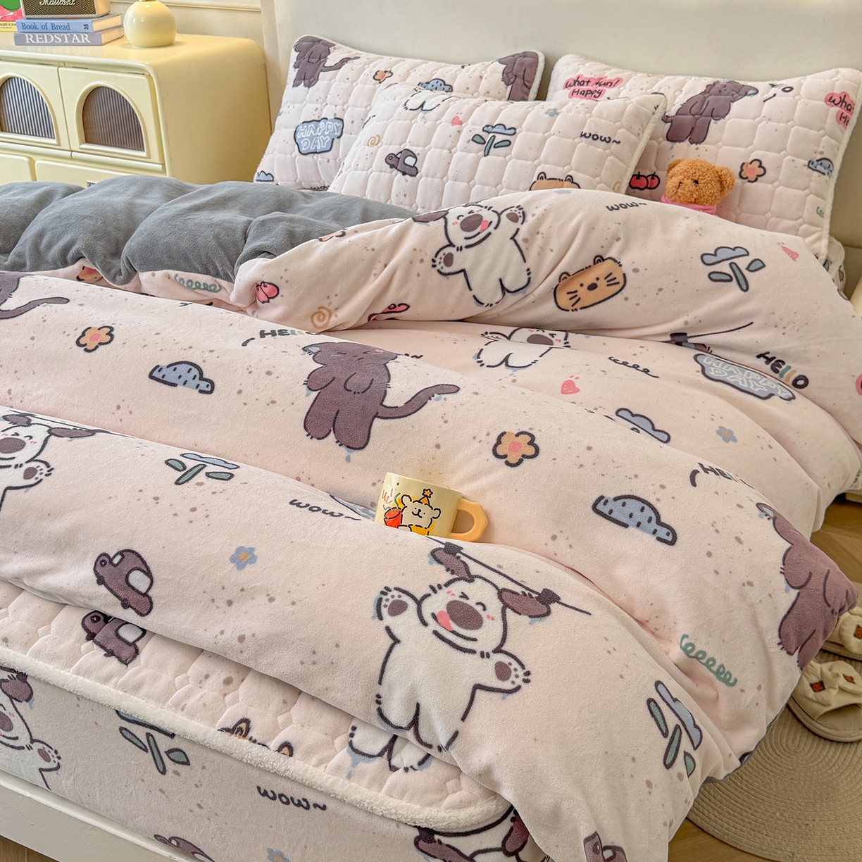 LIFE.丽芙 2025秋冬新款A类牛奶绒加厚夹棉床笠+被套组合四件套 萌喵酷狗