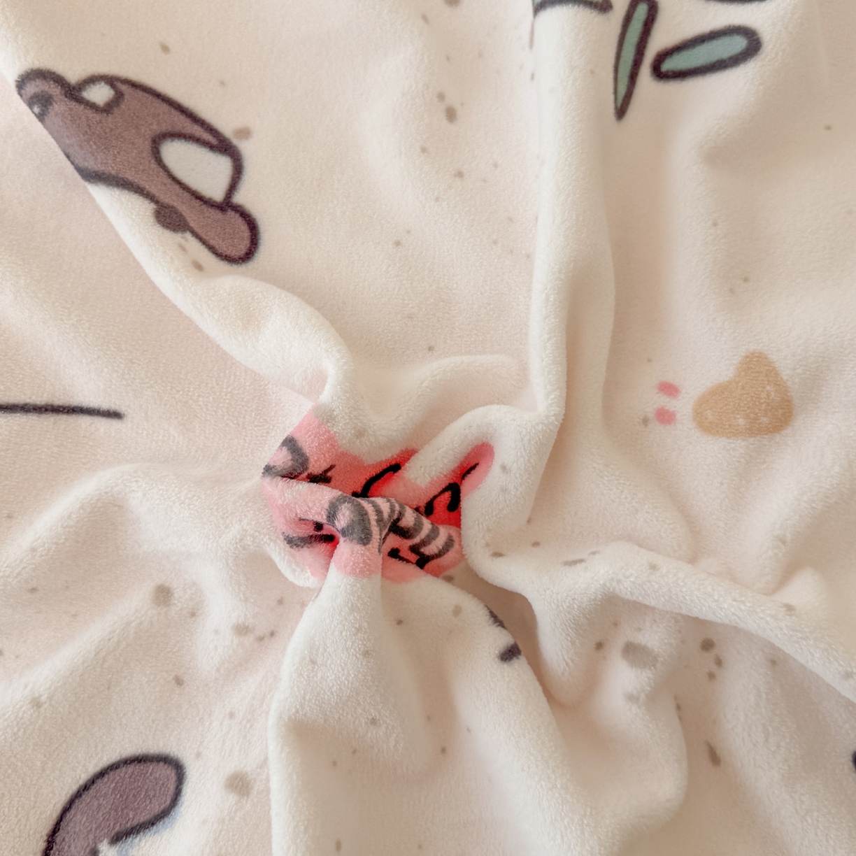 91家纺网 家纺一手货源 找家纺 LIFE.丽芙 2025秋冬新款A类牛奶绒加厚夹棉床笠+被套组合四件套 萌喵酷狗