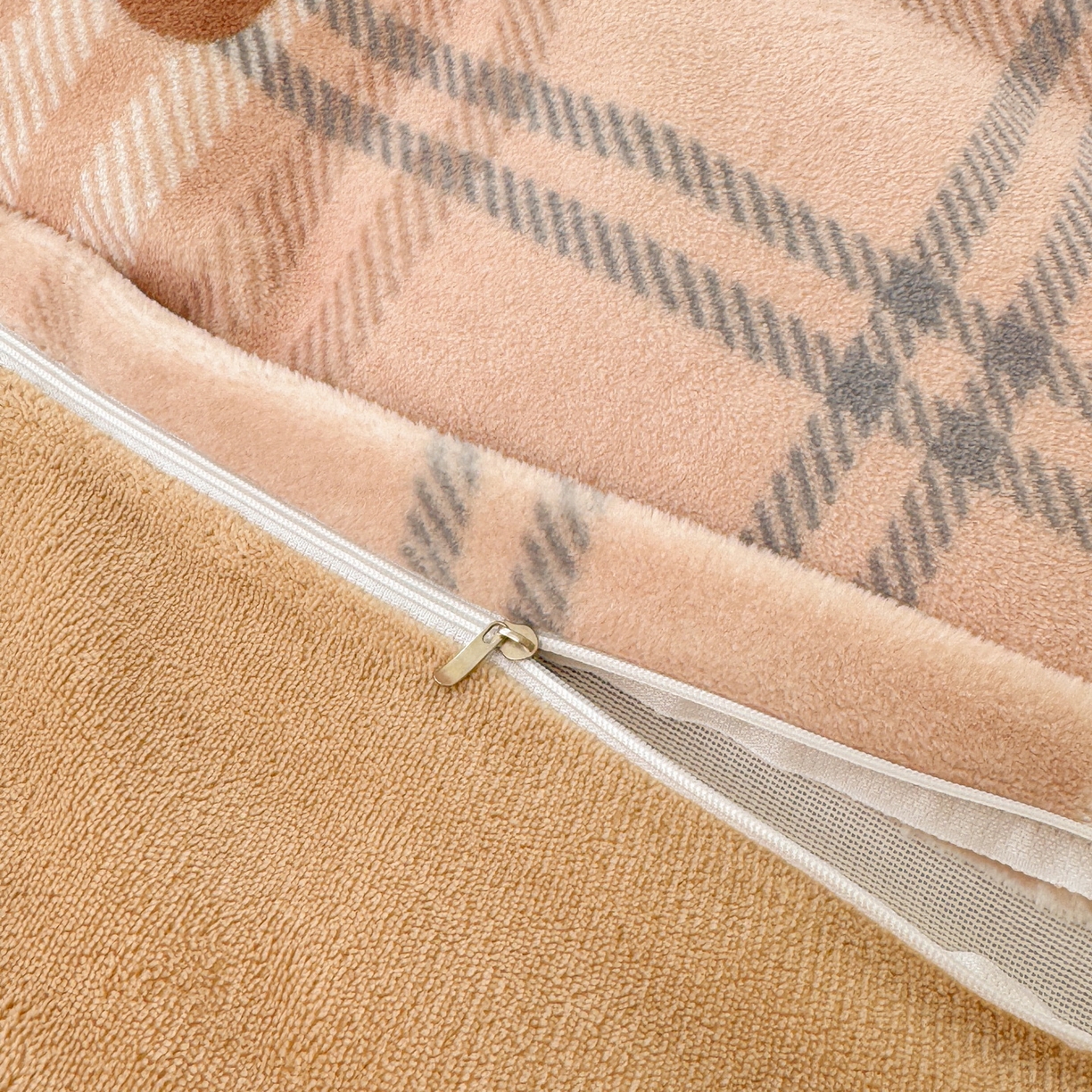 91家纺网 家纺一手货源 找家纺 LIFE.丽芙 2025秋冬新款A类牛奶绒加厚夹棉床笠+被套组合四件套 皮皮狗