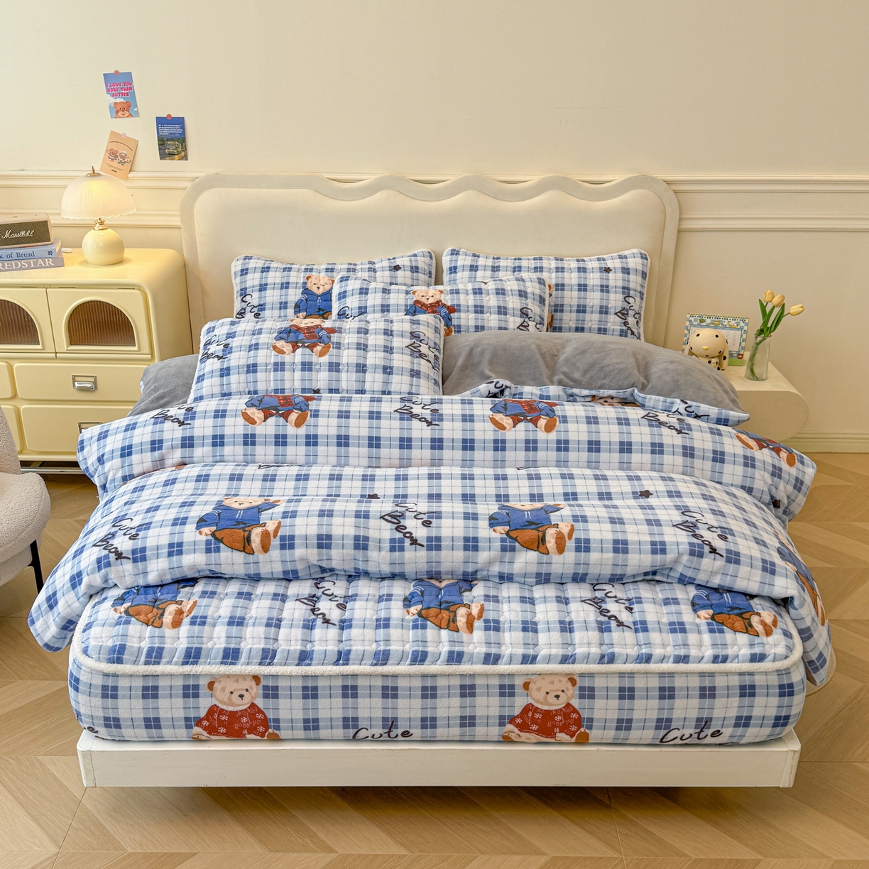 91家纺网 家纺一手货源 找家纺 LIFE.丽芙 2025秋冬新款A类牛奶绒加厚夹棉床笠+被套组合四件套 冬日小熊