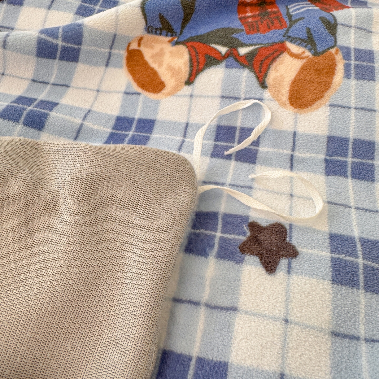 91家纺网 家纺一手货源 找家纺 LIFE.丽芙 2025秋冬新款A类牛奶绒加厚夹棉床笠+被套组合四件套 冬日小熊