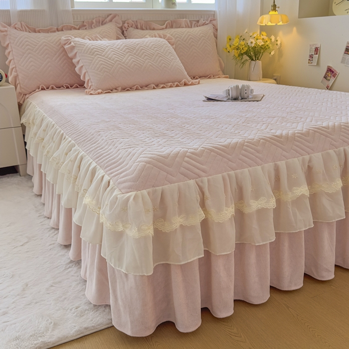 91家纺网 家纺一手货源 找家纺 （总）家之硕家纺 2025冬款高克重牛奶绒床裙四件套--暖阳系列