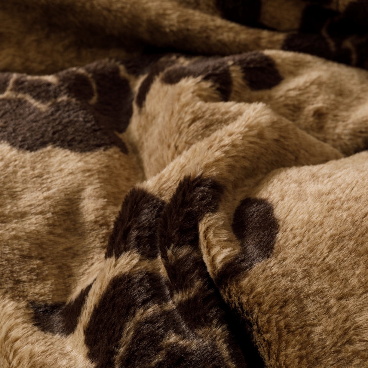 91家纺网 家纺一手货源 找家纺 艾莱家纺 2025新款A类美拉德系兔绒超柔保暖四件套 盛放-咖