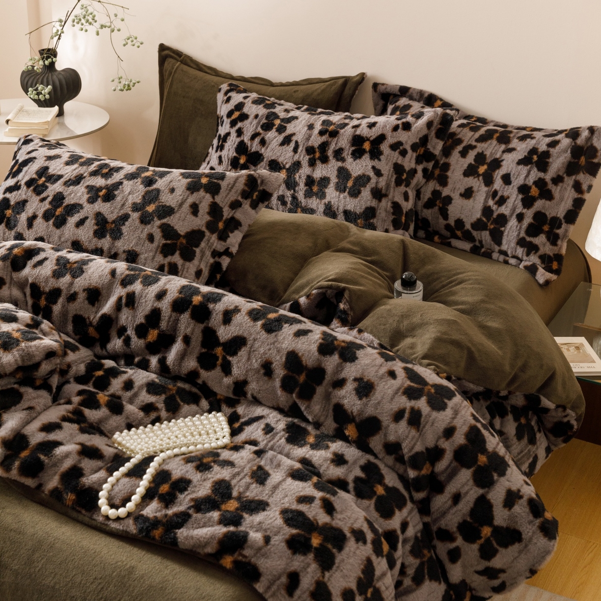 91家纺网 家纺一手货源 找家纺 （总）艾莱家纺 2025新款A类美拉德系兔绒超柔保暖四件套