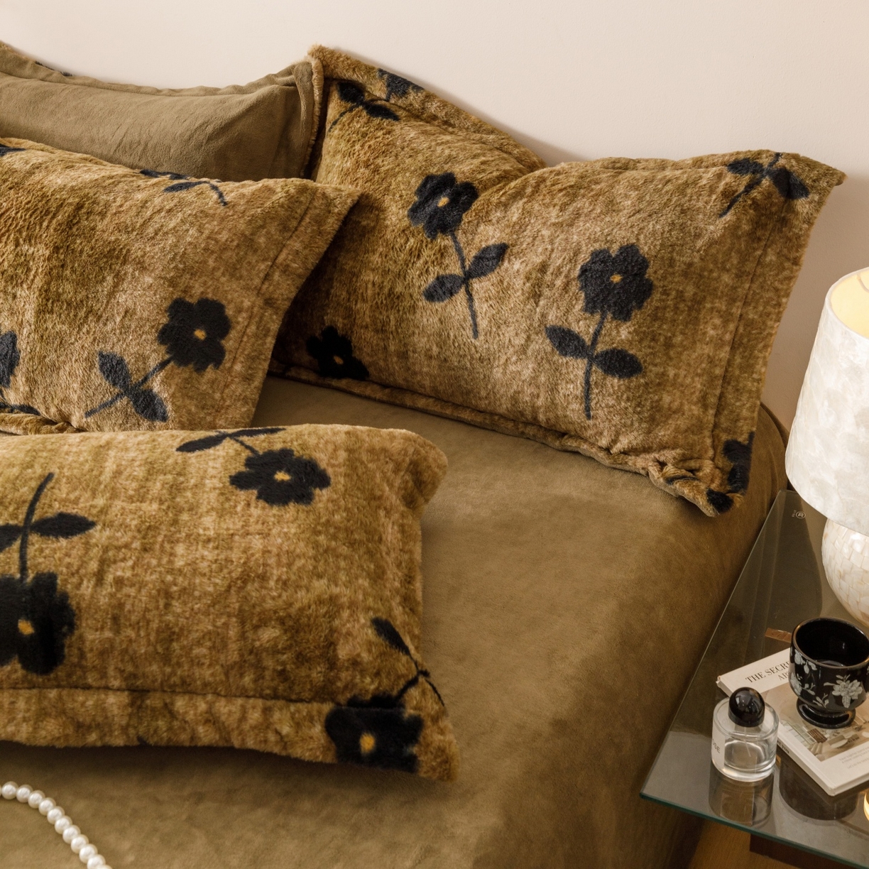 91家纺网 家纺一手货源 找家纺 艾莱家纺 2025新款A类美拉德系兔绒超柔保暖四件套 繁花