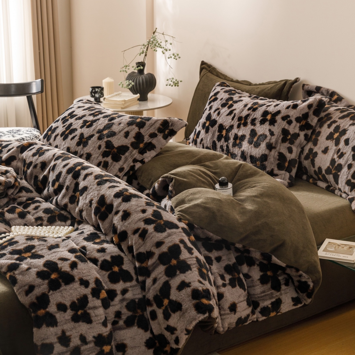 91家纺网 家纺一手货源 找家纺 （总）艾莱家纺 2025新款A类美拉德系兔绒超柔保暖四件套