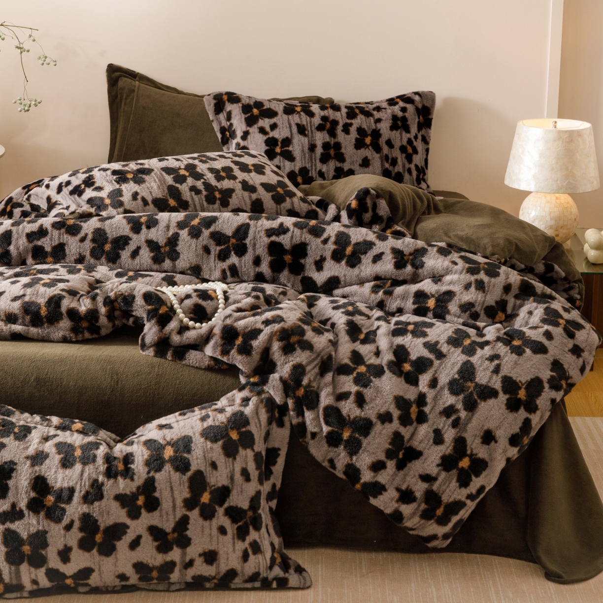 91家纺网 家纺一手货源 找家纺 （总）艾莱家纺 2025新款A类美拉德系兔绒超柔保暖四件套