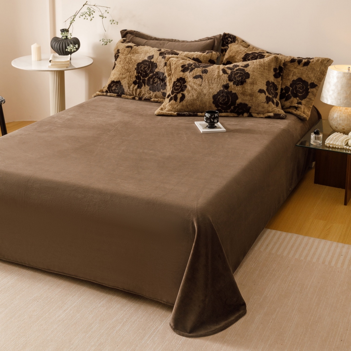 91家纺网 家纺一手货源 找家纺 艾莱家纺 2025新款A类美拉德系兔绒超柔保暖四件套 盛放-咖