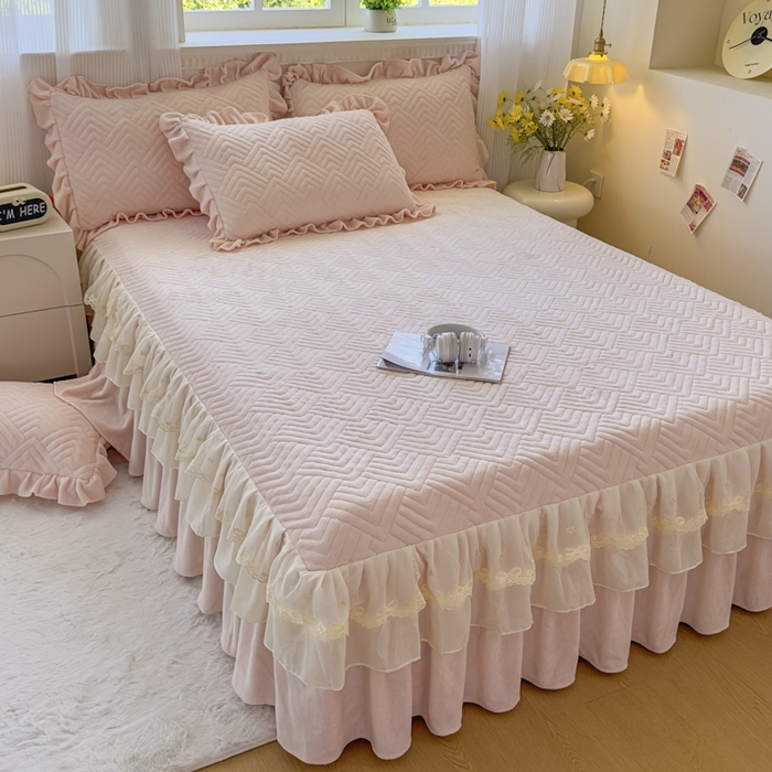 91家纺网 家纺一手货源 找家纺 （总）家之硕家纺 2025冬款高克重牛奶绒床裙四件套--暖阳系列