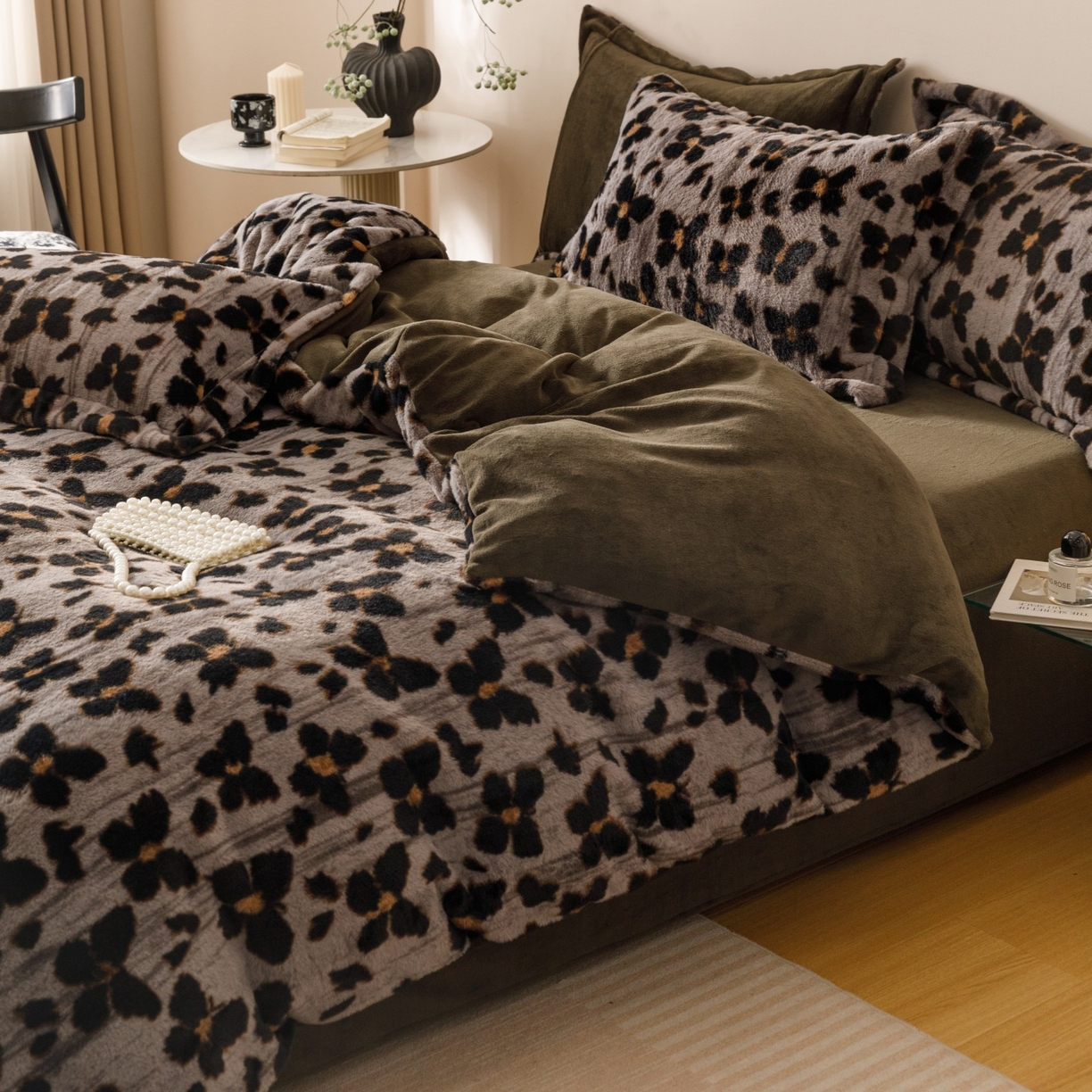 91家纺网 家纺一手货源 找家纺 （总）艾莱家纺 2025新款A类美拉德系兔绒超柔保暖四件套