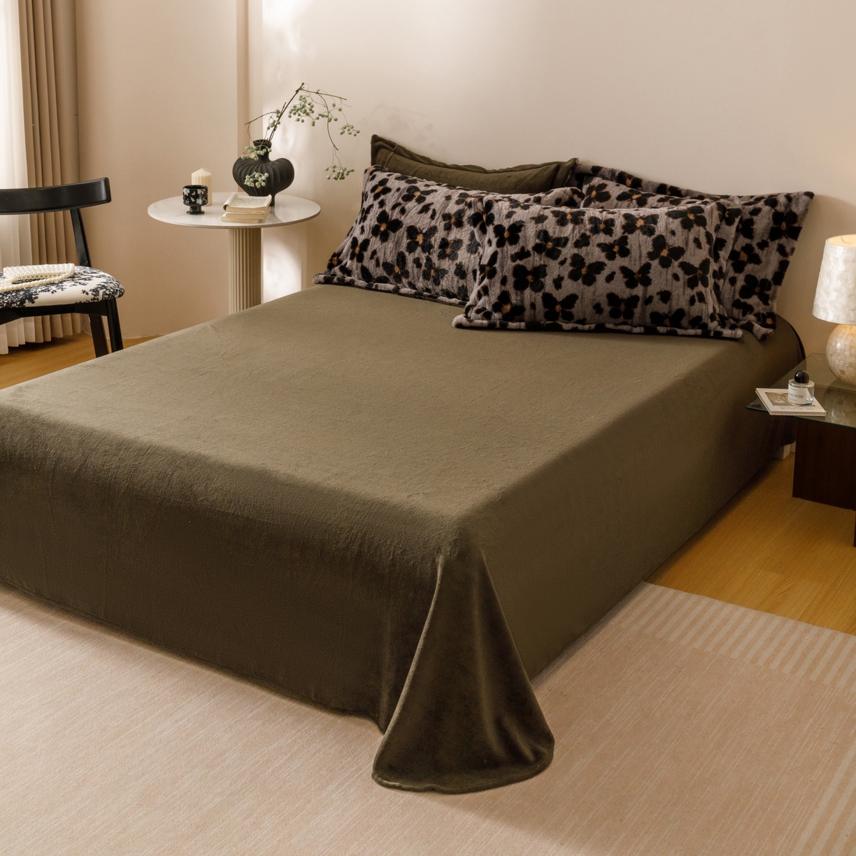 91家纺网 家纺一手货源 找家纺 艾莱家纺 2025新款A类美拉德系兔绒超柔保暖四件套 蝶豹-灰绿