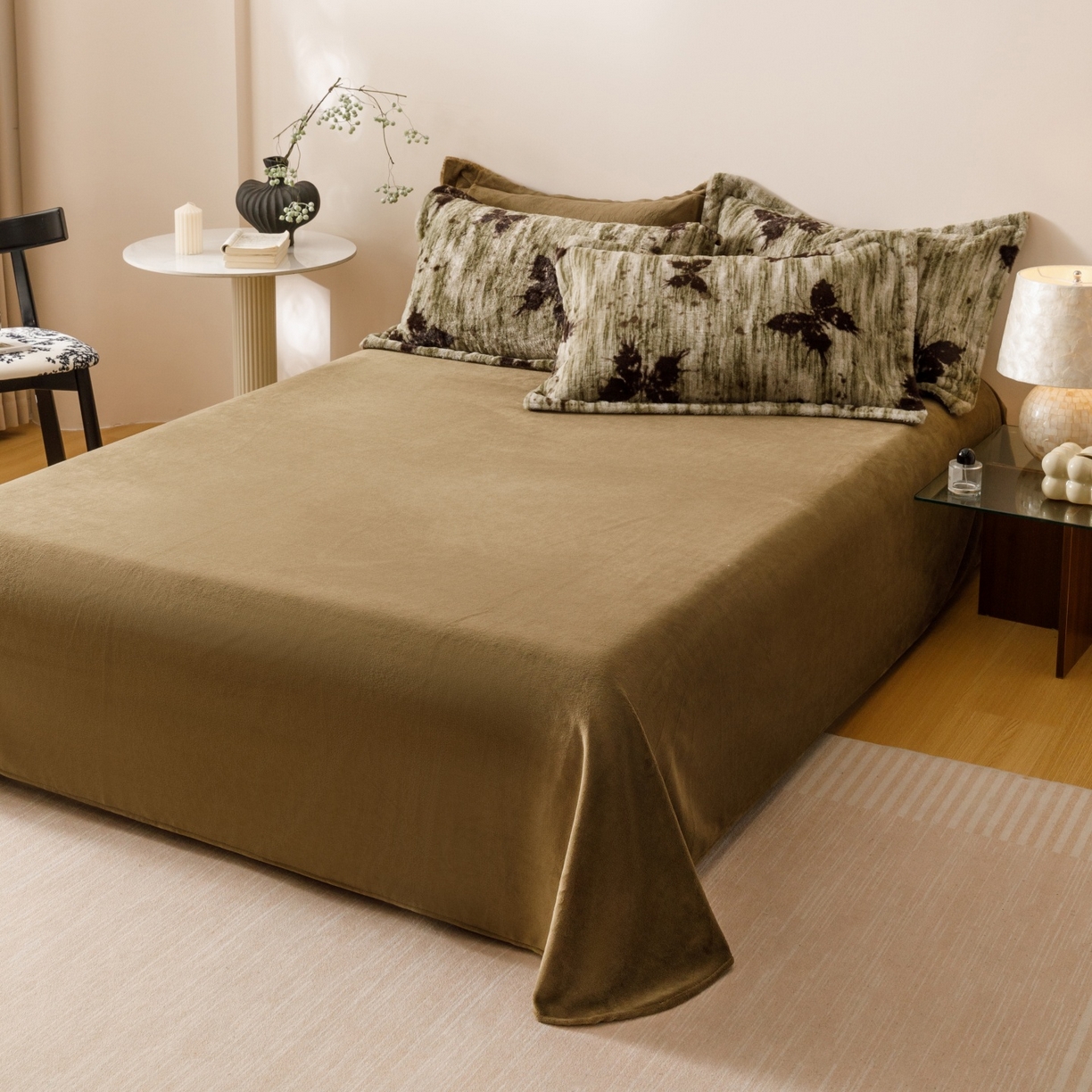 91家纺网 家纺一手货源 找家纺 艾莱家纺 2025新款A类美拉德系兔绒超柔保暖四件套 蝶舞-绿