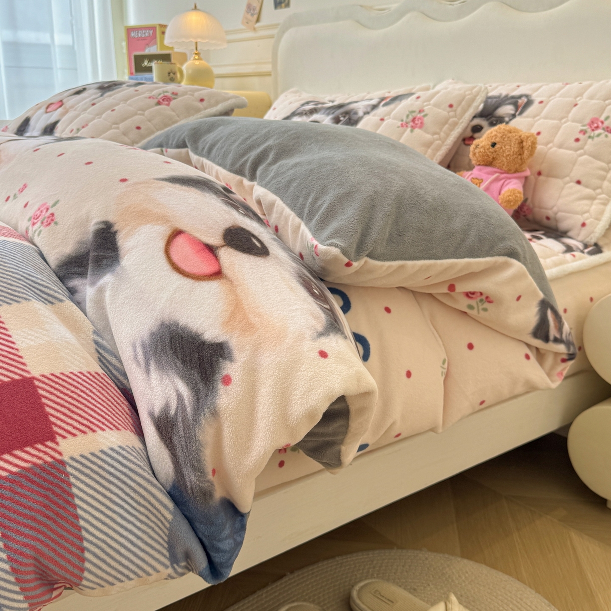 91家纺网 家纺一手货源 找家纺 LIFE.丽芙 2025秋冬新款A类牛奶绒加厚夹棉床笠+被套组合四件套 修狗