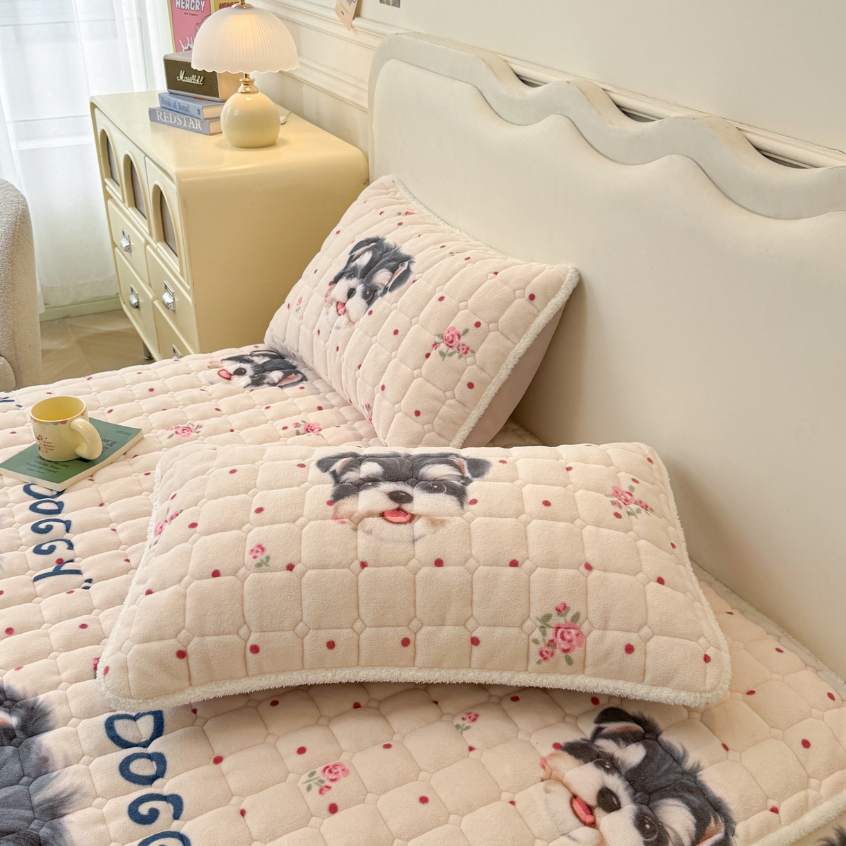 91家纺网 家纺一手货源 找家纺 LIFE.丽芙 2025秋冬新款A类牛奶绒加厚夹棉床笠+被套组合四件套 修狗