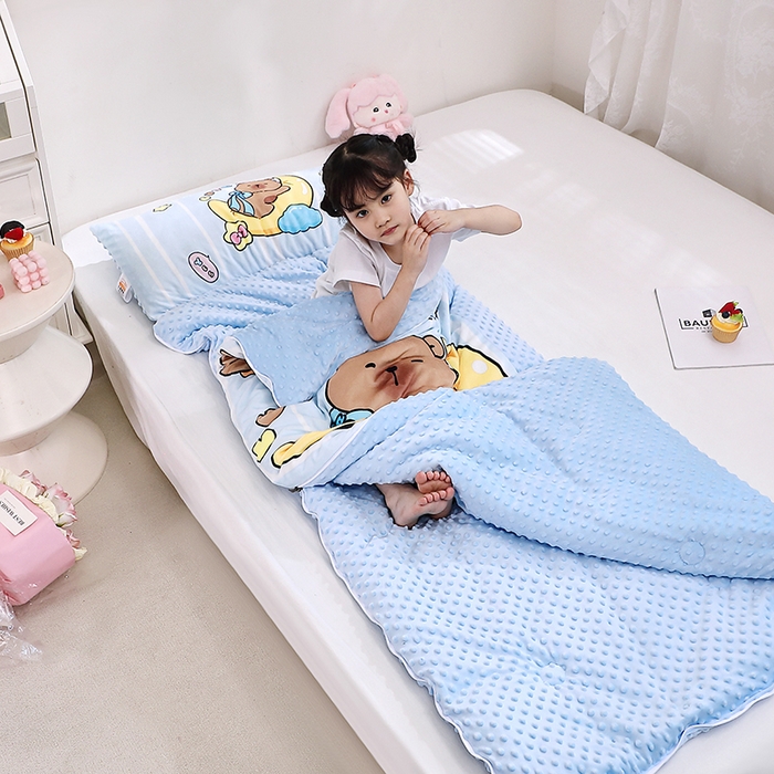 91家纺网 家纺一手货源 找家纺 八零年代 2025新款秋冬加厚豆豆绒儿童一体睡袋宝宝绒防踢被 月亮卡皮