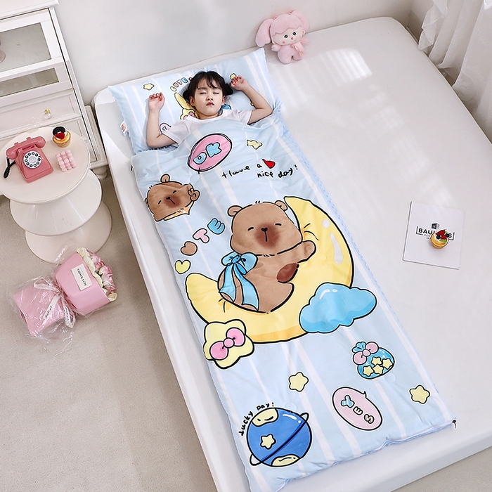 91家纺网 家纺一手货源 找家纺 八零年代 2025新款秋冬加厚豆豆绒儿童一体睡袋宝宝绒防踢被 月亮卡皮