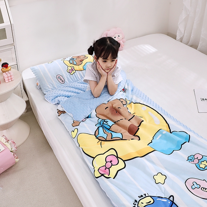 91家纺网 家纺一手货源 找家纺 八零年代 2025新款秋冬加厚豆豆绒儿童一体睡袋宝宝绒防踢被 月亮卡皮