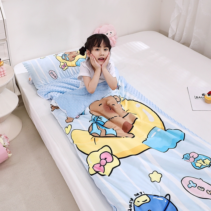 91家纺网 家纺一手货源 找家纺 八零年代 2025新款秋冬加厚豆豆绒儿童一体睡袋宝宝绒防踢被 月亮卡皮