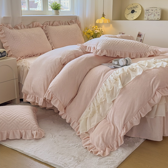 91家纺网 家纺一手货源 找家纺 家之硕家纺 2025冬款高克重牛奶绒床裙四件套--暖阳系列 暖阳系列--粉