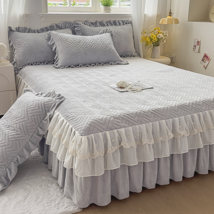 91家纺网 家纺一手货源 找家纺 家之硕家纺 2025冬款高克重牛奶绒床裙四件套--暖阳系列 暖阳系列--灰