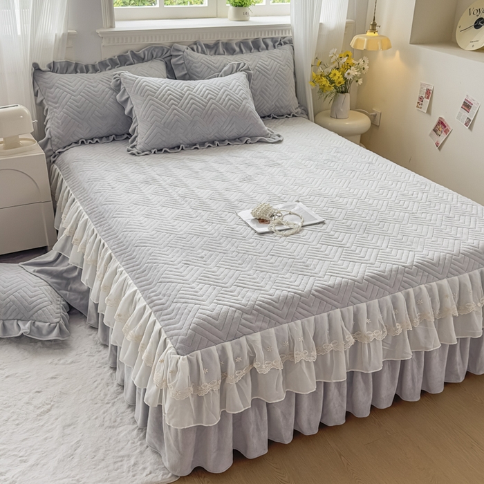 91家纺网 家纺一手货源 找家纺 家之硕家纺 2025冬款高克重牛奶绒床裙四件套--暖阳系列 暖阳系列--灰