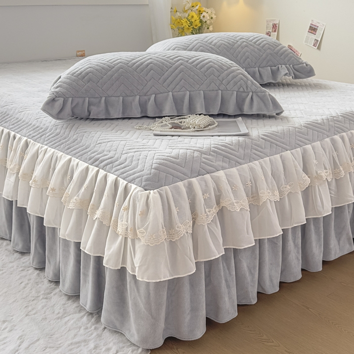 91家纺网 家纺一手货源 找家纺 家之硕家纺 2025冬款高克重牛奶绒床裙四件套--暖阳系列 暖阳系列--灰