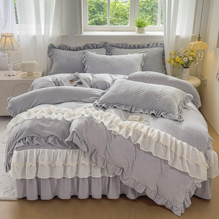 91家纺网 家纺一手货源 找家纺 家之硕家纺 2025冬款高克重牛奶绒床裙四件套--暖阳系列 暖阳系列--灰