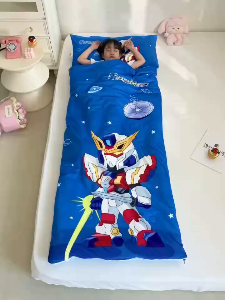 91家纺网 家纺一手货源 找家纺 八零年代 2025新款秋冬加厚豆豆绒儿童一体睡袋宝宝绒防踢被 机甲战士