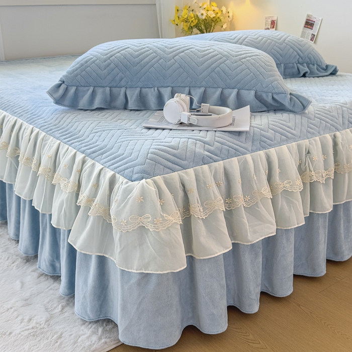 91家纺网 家纺一手货源 找家纺 家之硕家纺 2025冬款高克重牛奶绒床裙四件套--暖阳系列 暖阳系列--蓝