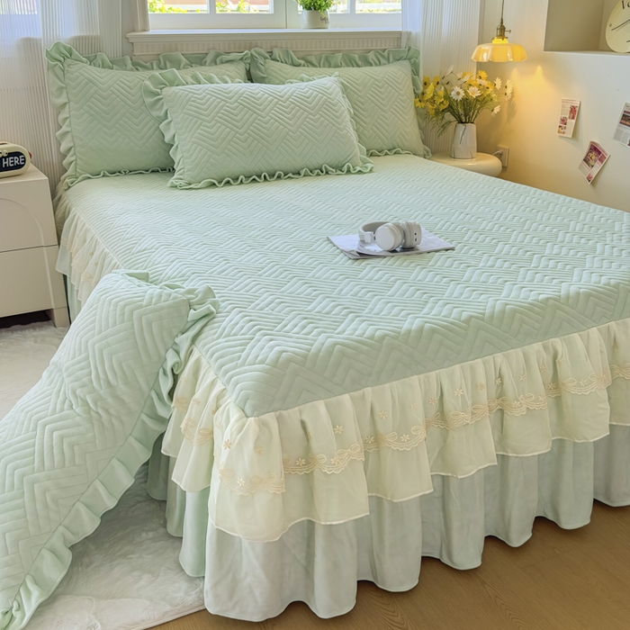 91家纺网 家纺一手货源 找家纺 家之硕家纺 2025冬款高克重牛奶绒床裙四件套--暖阳系列 暖阳系列--绿