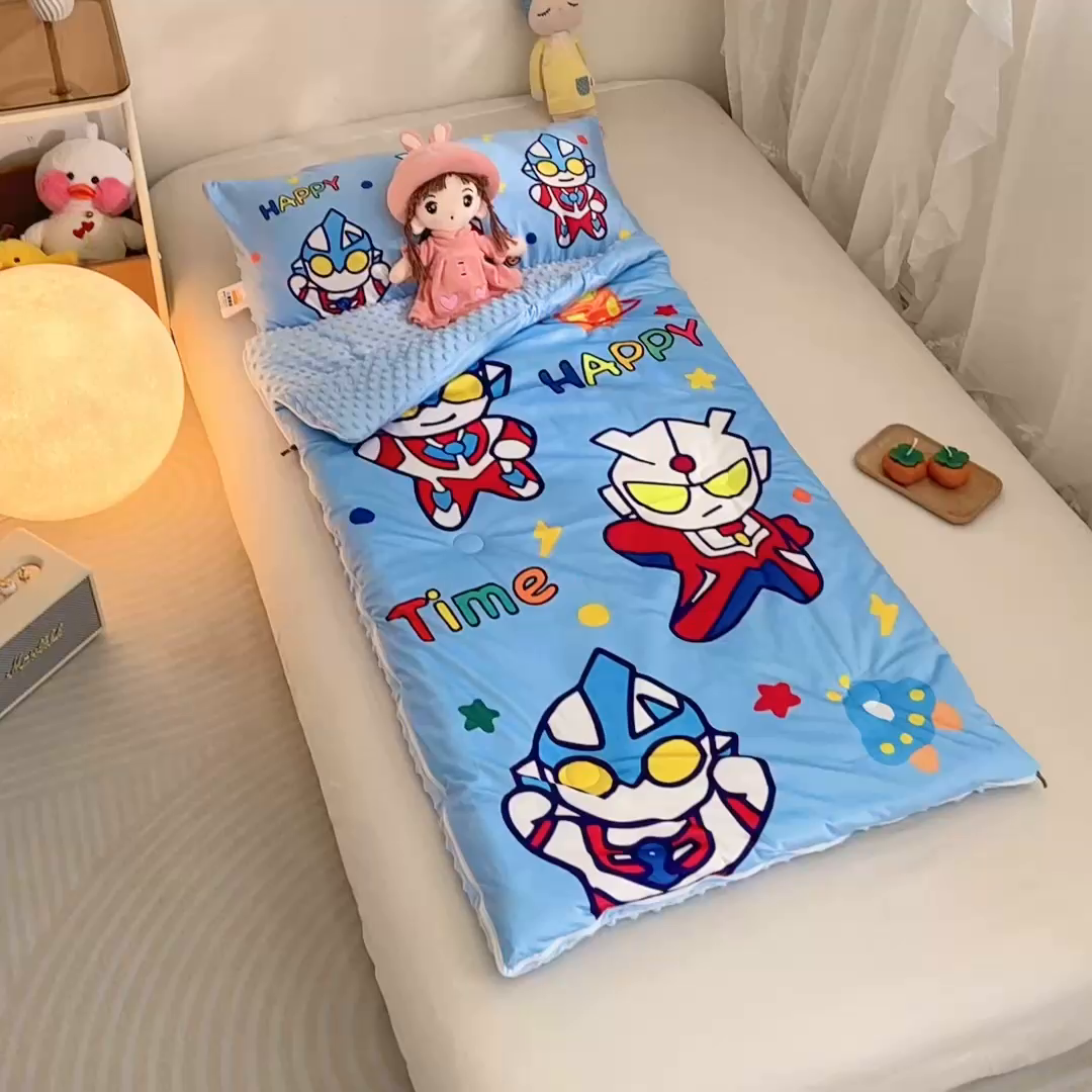 91家纺网 家纺一手货源 找家纺 八零年代 2025新款秋冬加厚豆豆绒儿童一体睡袋宝宝绒防踢被 战士英雄