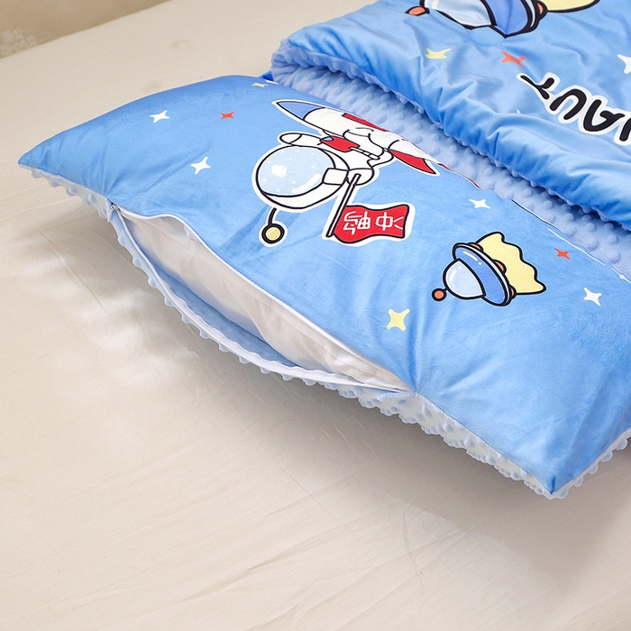 91家纺网 家纺一手货源 找家纺 八零年代 2025新款秋冬加厚豆豆绒儿童一体睡袋宝宝绒防踢被 太空旅行