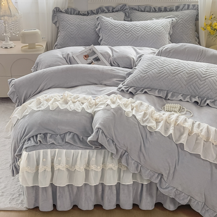 91家纺网 家纺一手货源 找家纺 家之硕家纺 2025冬款高克重牛奶绒床裙四件套--暖阳系列 暖阳系列--灰