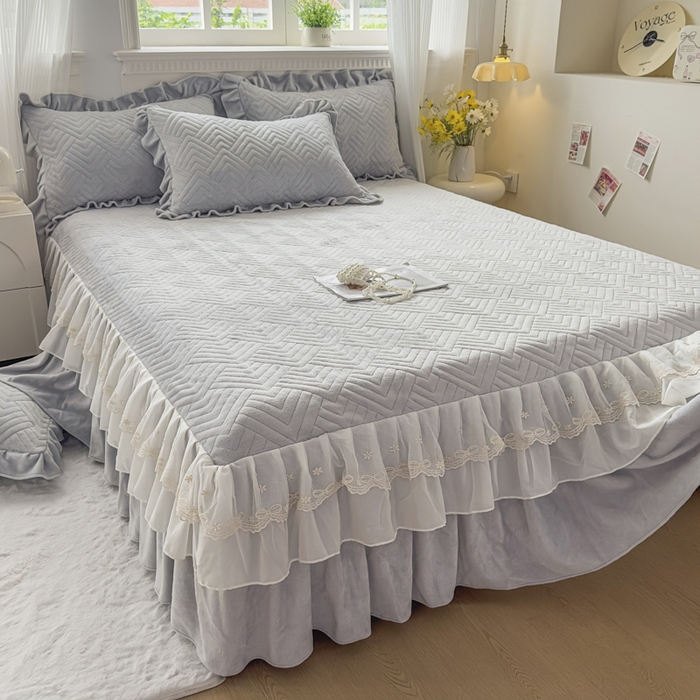 91家纺网 家纺一手货源 找家纺 家之硕家纺 2025冬款高克重牛奶绒床裙四件套--暖阳系列 暖阳系列--灰