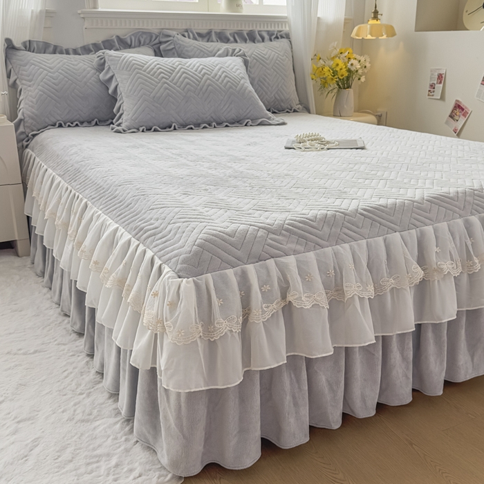 91家纺网 家纺一手货源 找家纺 家之硕家纺 2025冬款高克重牛奶绒床裙四件套--暖阳系列 暖阳系列--灰