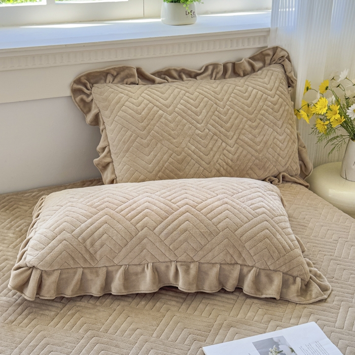 91家纺网 家纺一手货源 找家纺 家之硕家纺 2025冬款高克重牛奶绒床裙四件套--暖阳系列 暖阳系列--咖色