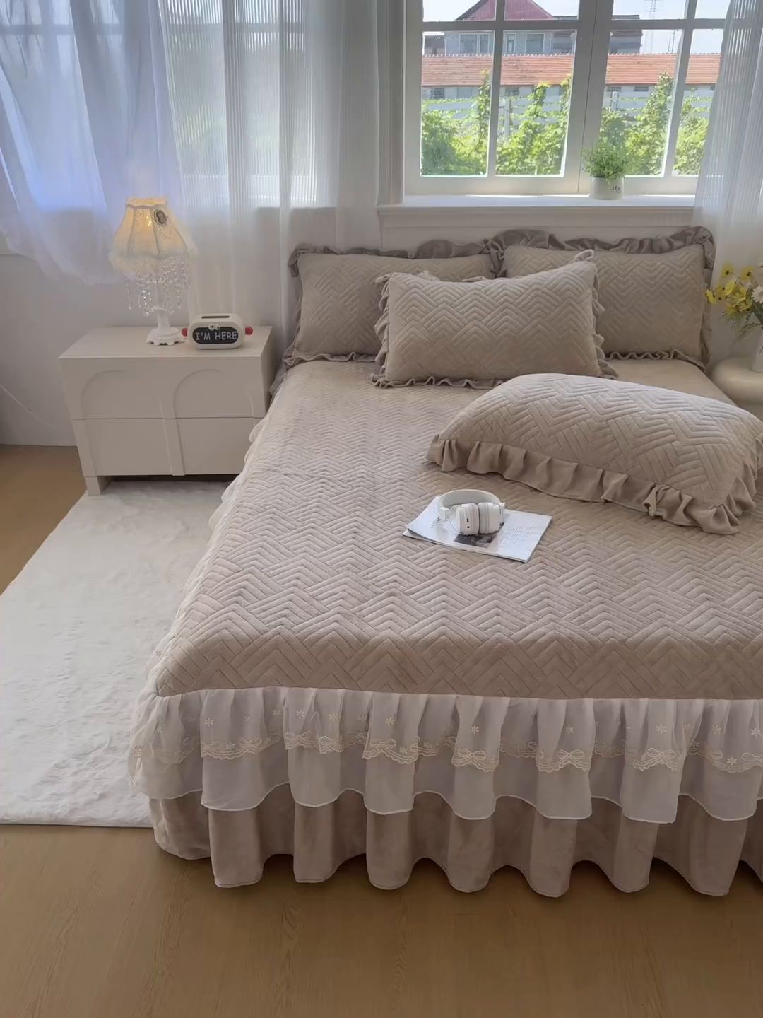 91家纺网 家纺一手货源 找家纺 家之硕家纺 2025冬款高克重牛奶绒床裙四件套--暖阳系列 暖阳系列--咖色