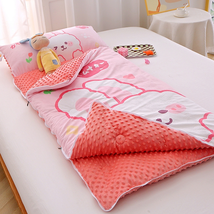 91家纺网 家纺一手货源 找家纺 八零年代 2025新款秋冬加厚豆豆绒儿童一体睡袋宝宝绒防踢被 粉色小兔