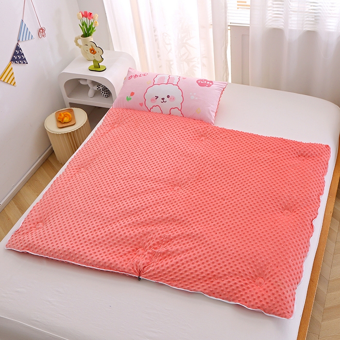 91家纺网 家纺一手货源 找家纺 八零年代 2025新款秋冬加厚豆豆绒儿童一体睡袋宝宝绒防踢被 粉色小兔