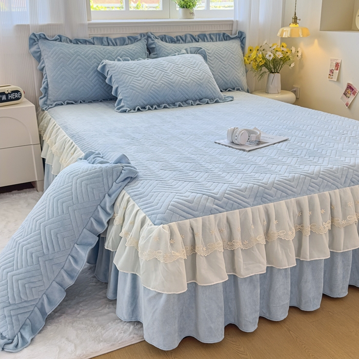 91家纺网 家纺一手货源 找家纺 家之硕家纺 2025冬款高克重牛奶绒床裙四件套--暖阳系列 暖阳系列--蓝