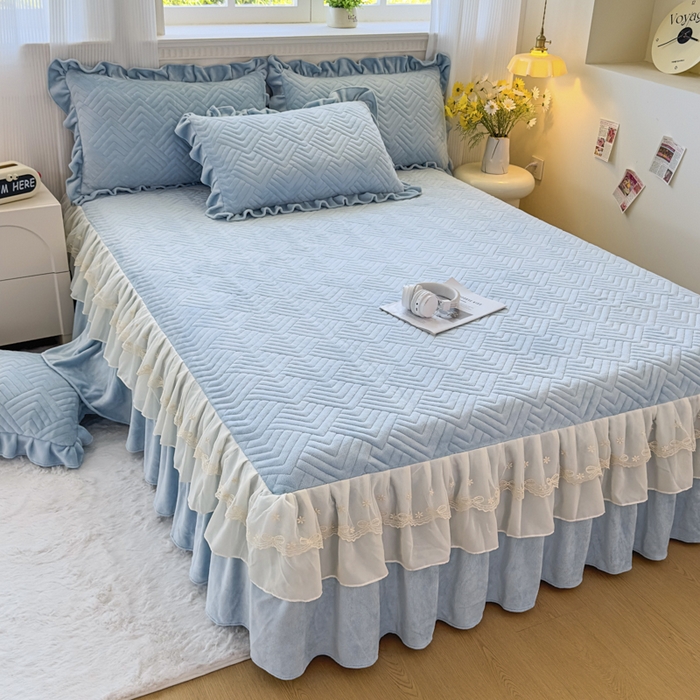 91家纺网 家纺一手货源 找家纺 家之硕家纺 2025冬款高克重牛奶绒床裙四件套--暖阳系列 暖阳系列--蓝