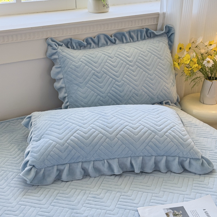 91家纺网 家纺一手货源 找家纺 家之硕家纺 2025冬款高克重牛奶绒床裙四件套--暖阳系列 暖阳系列--蓝