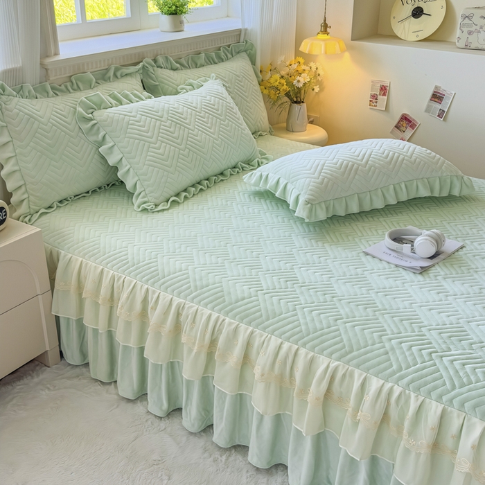 91家纺网 家纺一手货源 找家纺 家之硕家纺 2025冬款高克重牛奶绒床裙四件套--暖阳系列 暖阳系列--绿