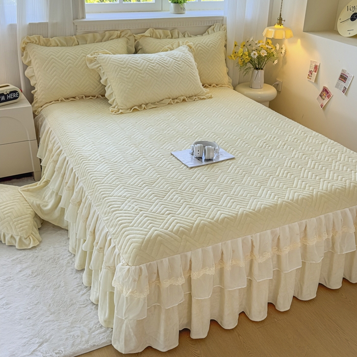 91家纺网 家纺一手货源 找家纺 家之硕家纺 2025冬款高克重牛奶绒床裙四件套--暖阳系列 暖阳系列--杏黄